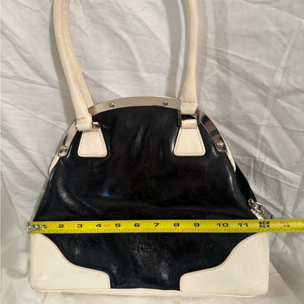 Elegant Black and Cream Shoulder Bag